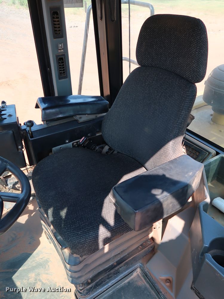 image for item DJ1949 2002 Caterpillar 962G  wheel loader