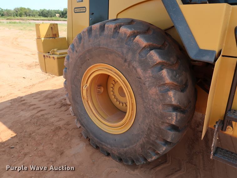 image for item DJ1949 2002 Caterpillar 962G  wheel loader