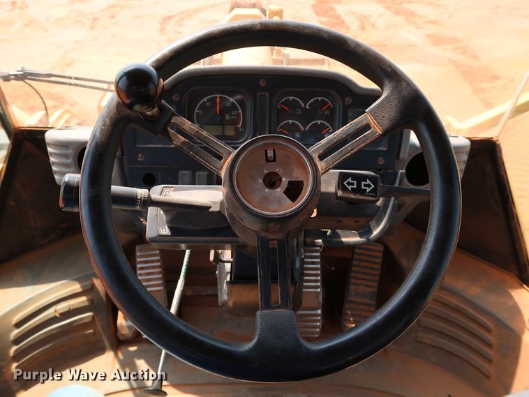 image for item DJ1950 2005 Caterpillar 972G Series II  wheel loader