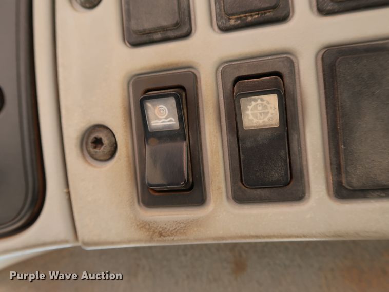 image for item DJ1950 2005 Caterpillar 972G Series II  wheel loader