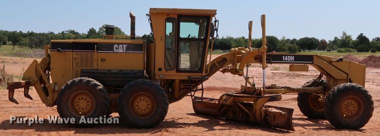 image for item DJ1951 2005 Caterpillar 140H VHP  motor grader