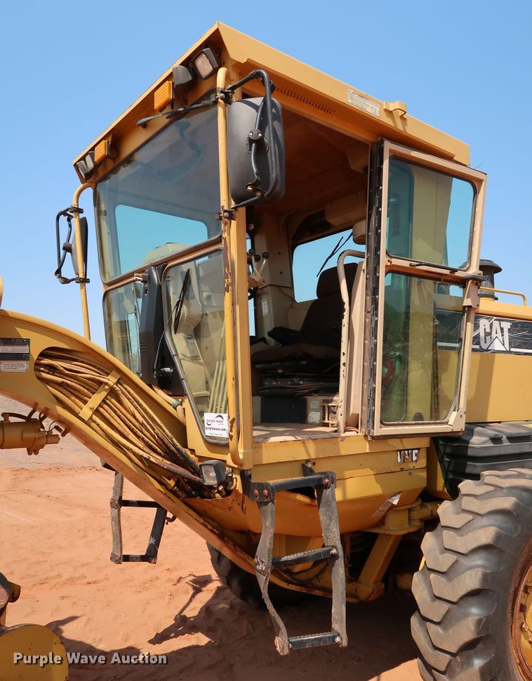 image for item DJ1951 2005 Caterpillar 140H VHP  motor grader