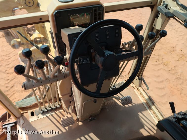 image for item DJ1951 2005 Caterpillar 140H VHP  motor grader