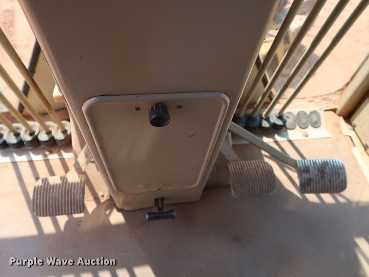 image for item DJ1951 2005 Caterpillar 140H VHP  motor grader