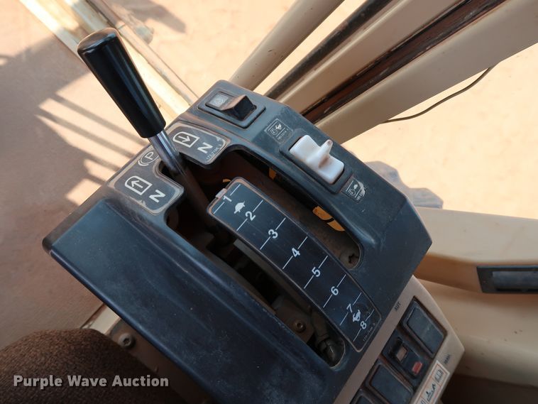 image for item DJ1951 2005 Caterpillar 140H VHP  motor grader