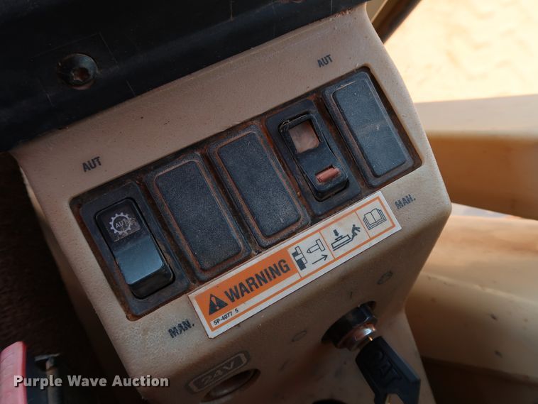 image for item DJ1951 2005 Caterpillar 140H VHP  motor grader