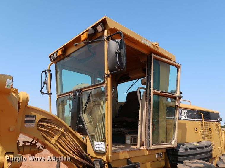 image for item DJ1951 2005 Caterpillar 140H VHP  motor grader