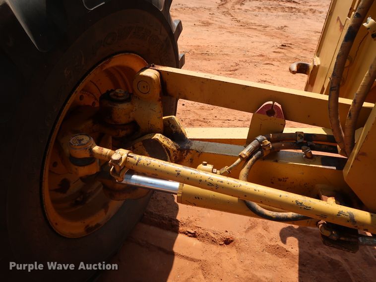 image for item DJ1951 2005 Caterpillar 140H VHP  motor grader