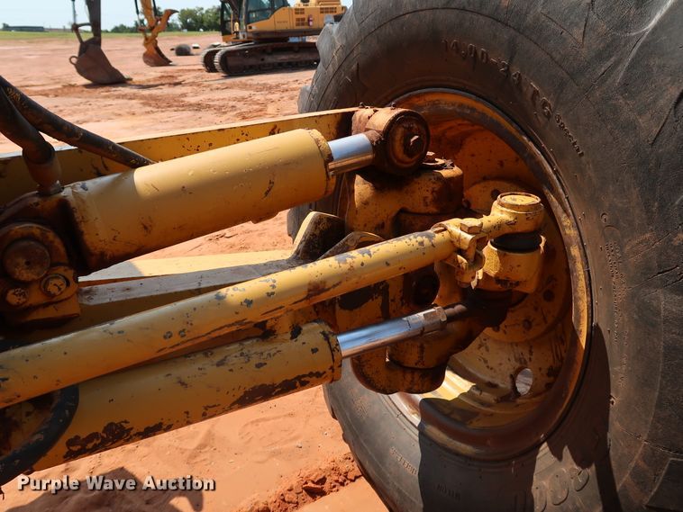 image for item DJ1951 2005 Caterpillar 140H VHP  motor grader