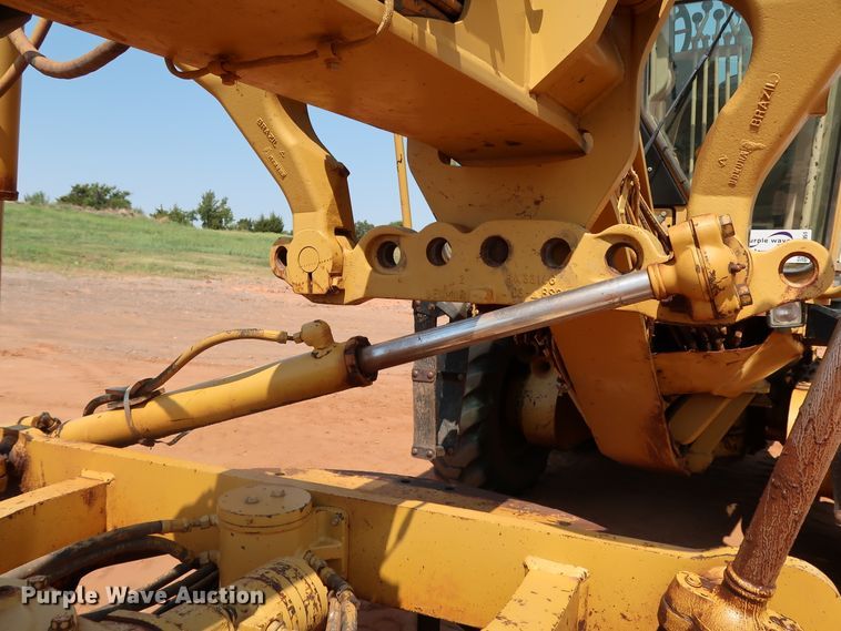 image for item DJ1951 2005 Caterpillar 140H VHP  motor grader