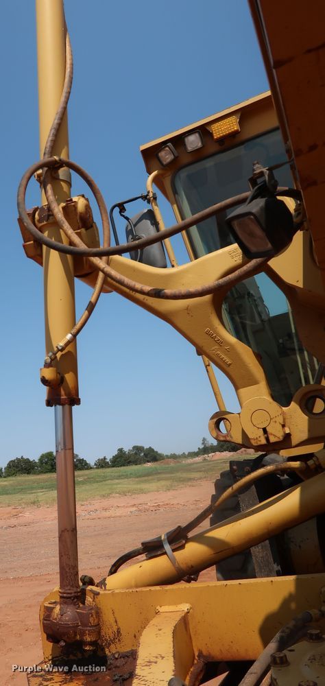 image for item DJ1951 2005 Caterpillar 140H VHP  motor grader