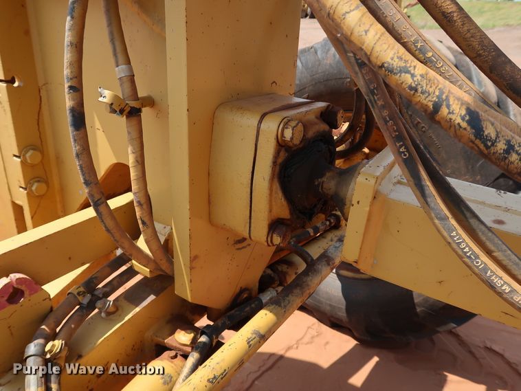 image for item DJ1951 2005 Caterpillar 140H VHP  motor grader