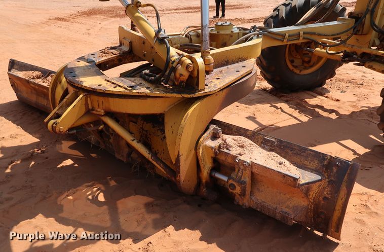 image for item DJ1951 2005 Caterpillar 140H VHP  motor grader