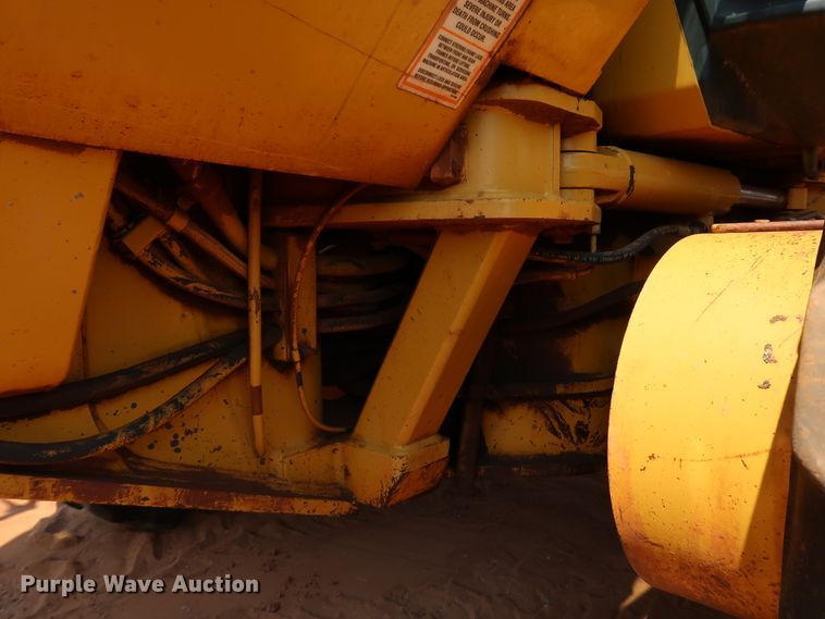 image for item DJ1951 2005 Caterpillar 140H VHP  motor grader