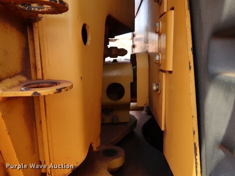 image for item DJ1951 2005 Caterpillar 140H VHP  motor grader