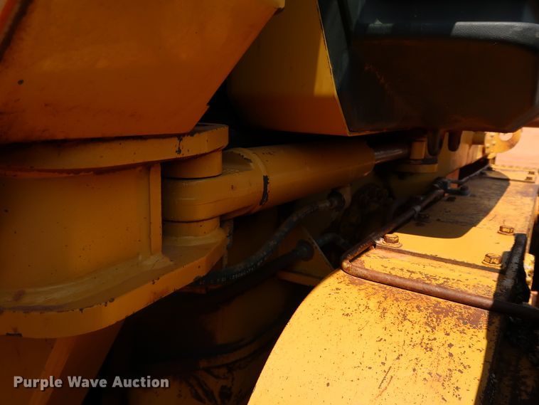 image for item DJ1951 2005 Caterpillar 140H VHP  motor grader