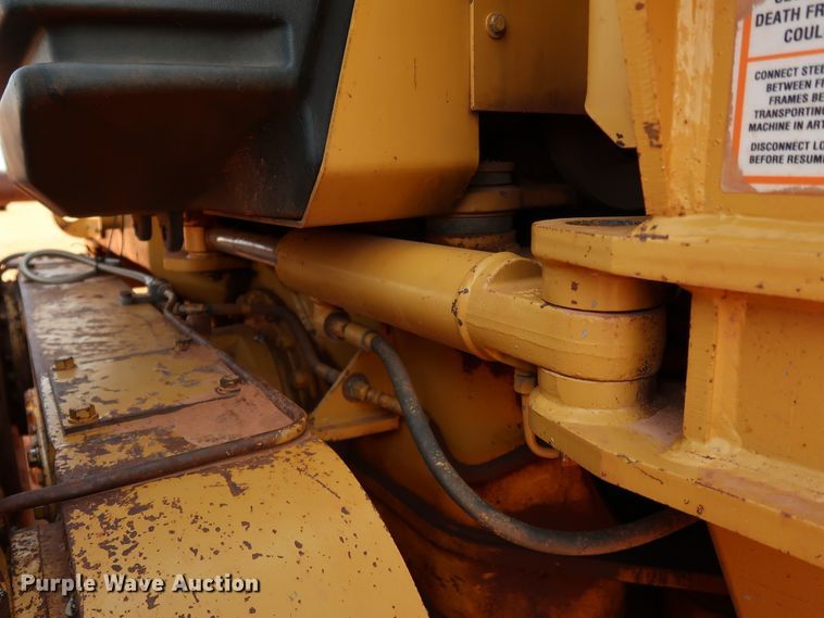 image for item DJ1951 2005 Caterpillar 140H VHP  motor grader