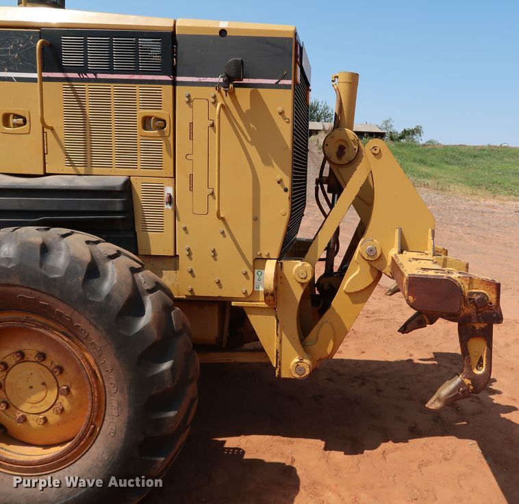 image for item DJ1951 2005 Caterpillar 140H VHP  motor grader