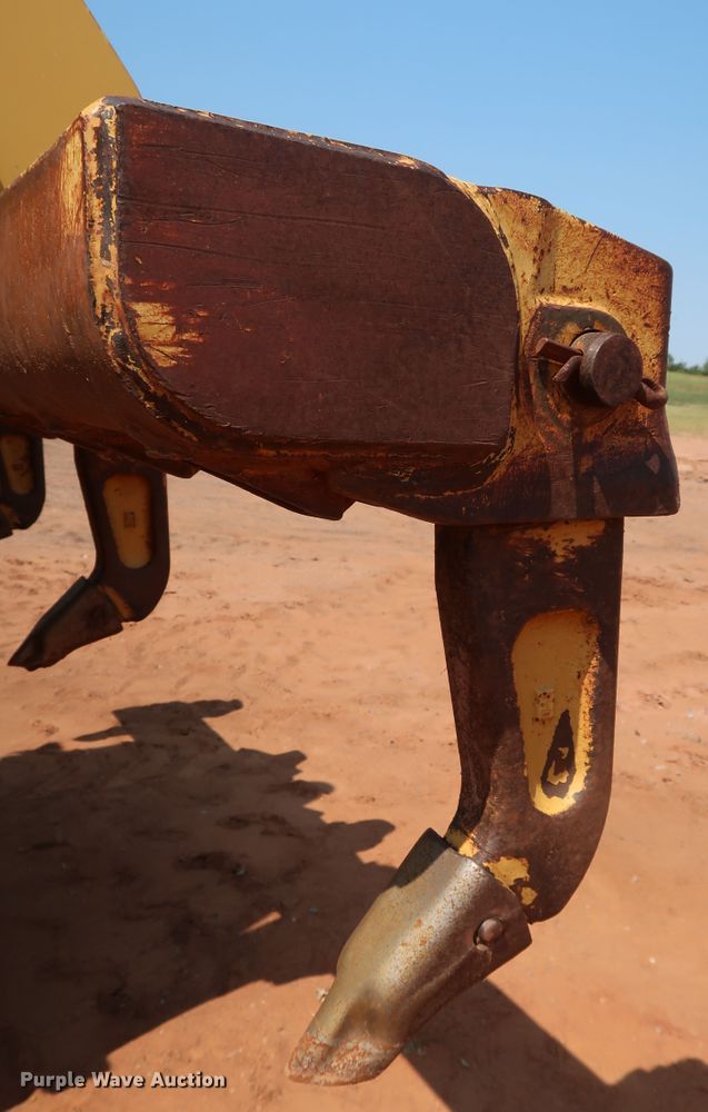 image for item DJ1951 2005 Caterpillar 140H VHP  motor grader