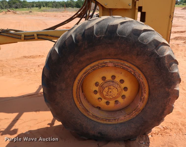 image for item DJ1951 2005 Caterpillar 140H VHP  motor grader