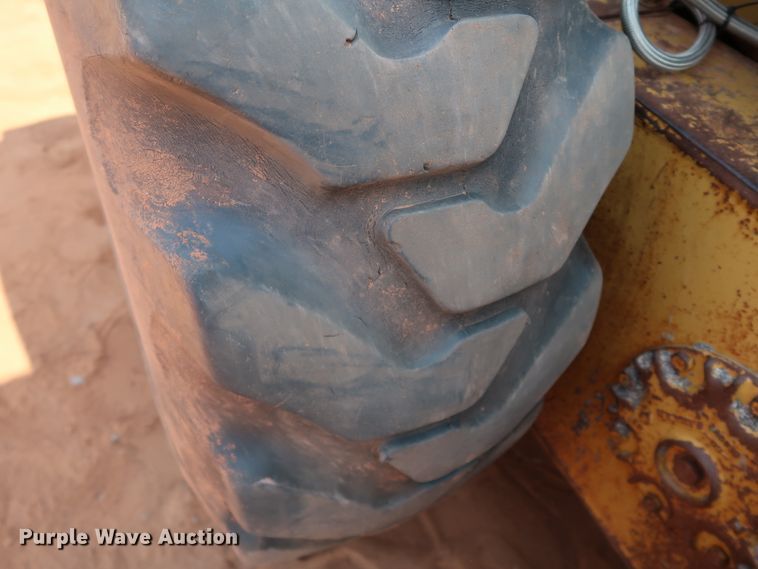 image for item DJ1951 2005 Caterpillar 140H VHP  motor grader