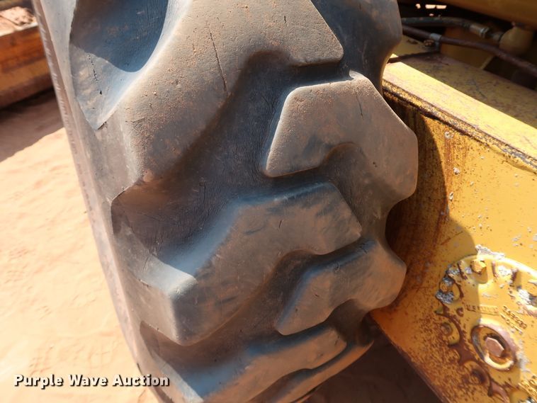 image for item DJ1951 2005 Caterpillar 140H VHP  motor grader