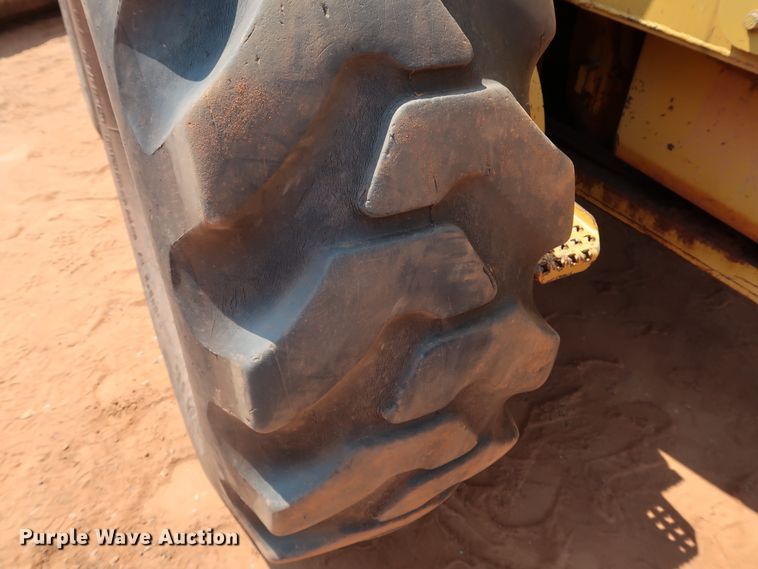 image for item DJ1951 2005 Caterpillar 140H VHP  motor grader