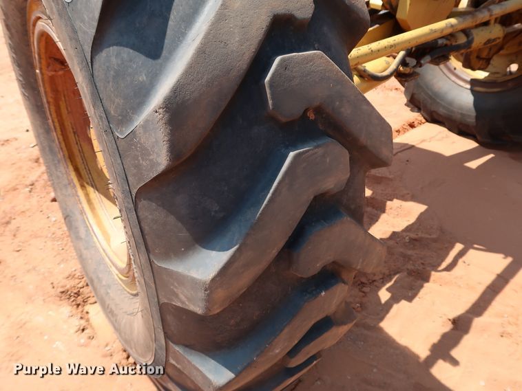 image for item DJ1951 2005 Caterpillar 140H VHP  motor grader