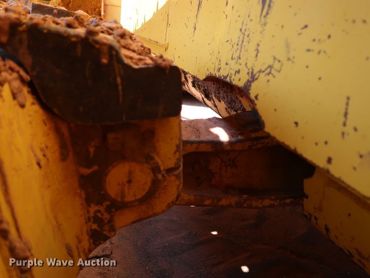 image for item DJ1953 2012 Komatsu D65EX-17  dozer