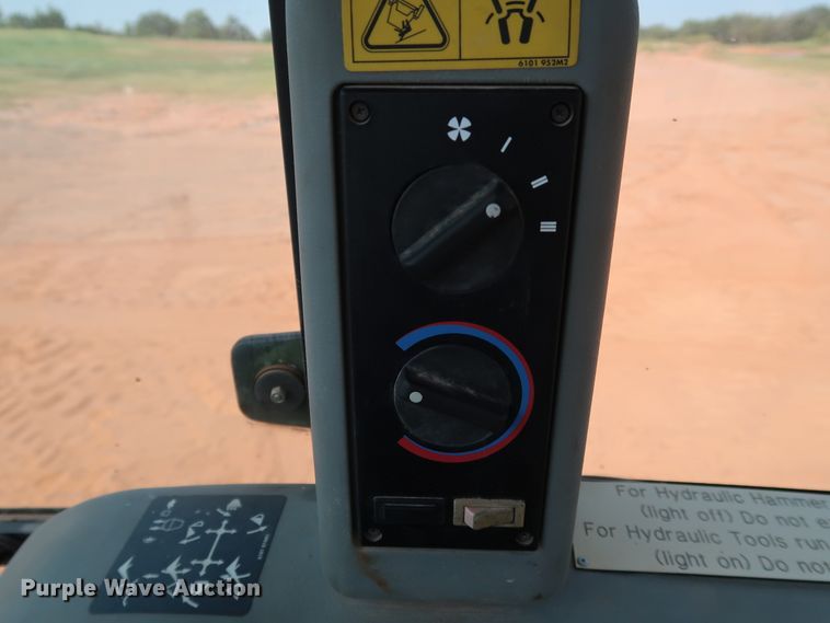 image for item DJ1956 2004 Terex TX860SB  backhoe