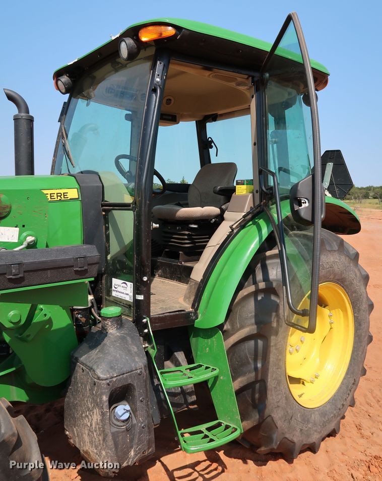 image for item DJ1958 2018 John Deere 5100E  MFWD tractor