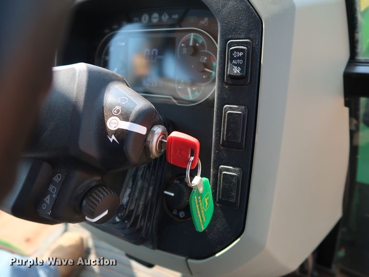 image for item DJ1958 2018 John Deere 5100E  MFWD tractor