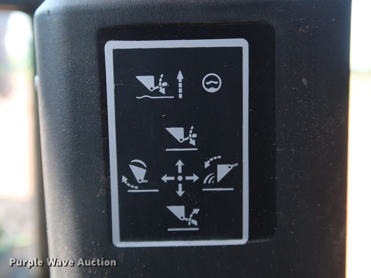 image for item DJ1958 2018 John Deere 5100E  MFWD tractor