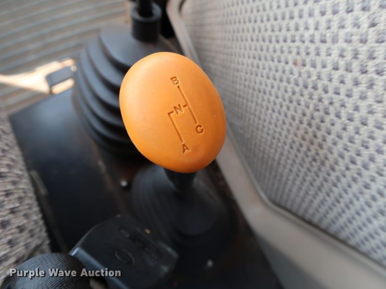 image for item DJ1958 2018 John Deere 5100E  MFWD tractor