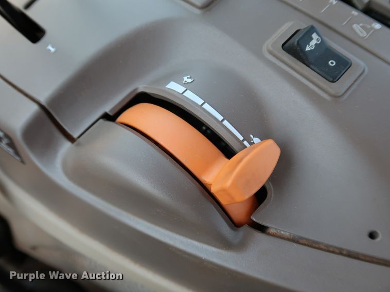 image for item DJ1958 2018 John Deere 5100E  MFWD tractor