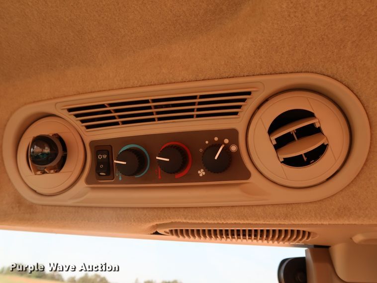 image for item DJ1958 2018 John Deere 5100E  MFWD tractor