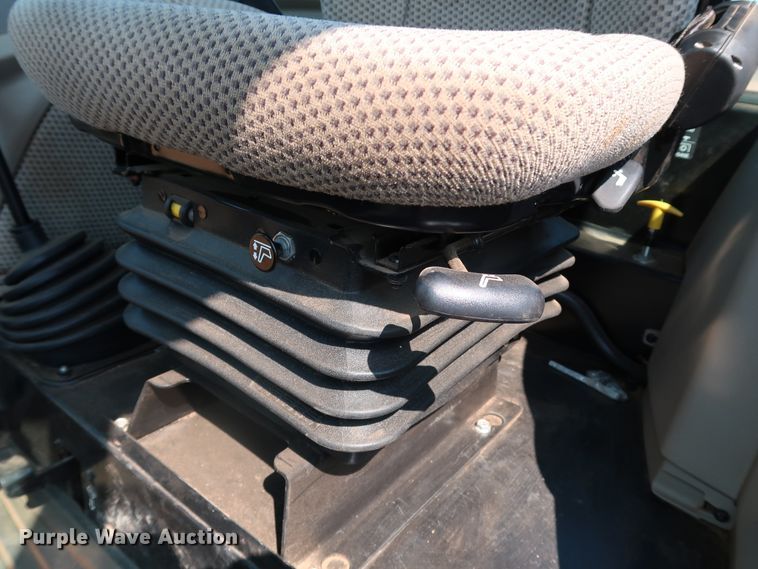 image for item DJ1958 2018 John Deere 5100E  MFWD tractor