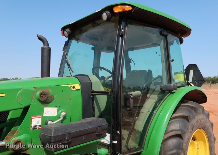 image for item DJ1958 2018 John Deere 5100E  MFWD tractor