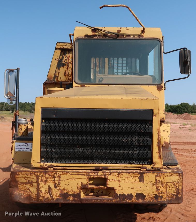 image for item DJ1965 1993 Caterpillar D250D  haul truck