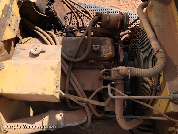 image for item DJ1965 1993 Caterpillar D250D  haul truck