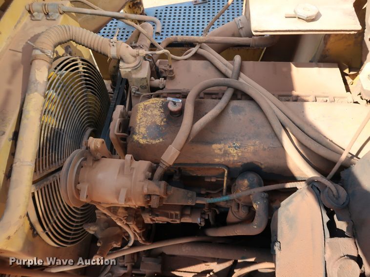 image for item DJ1965 1993 Caterpillar D250D  haul truck