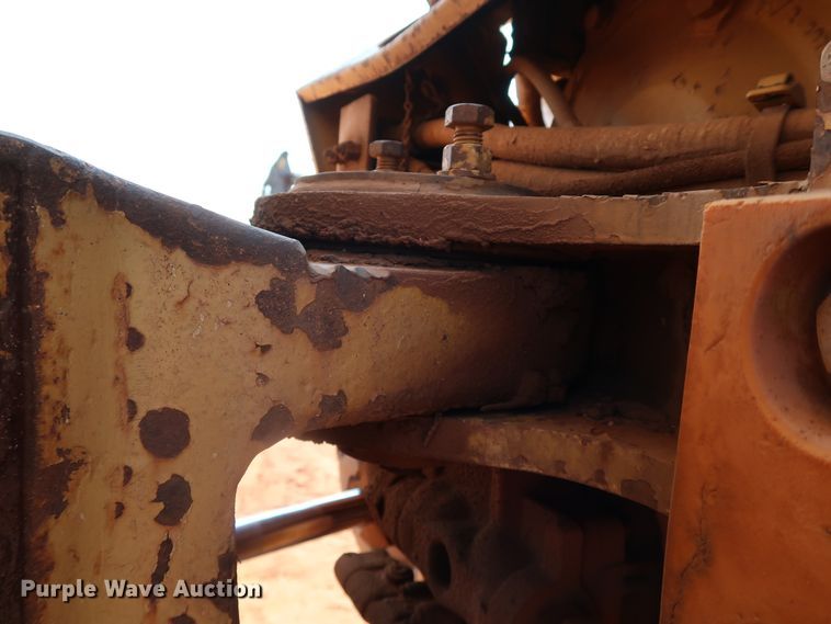 image for item DJ1965 1993 Caterpillar D250D  haul truck