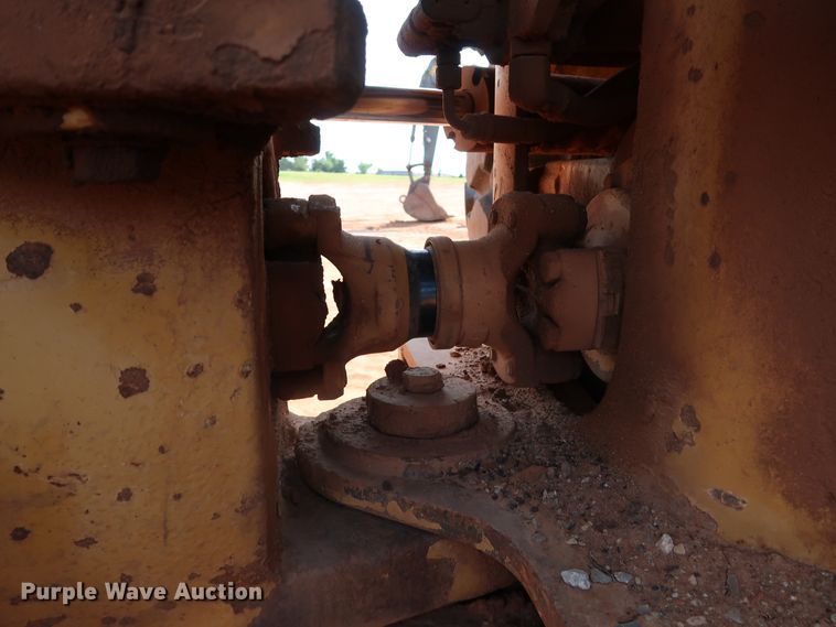 image for item DJ1965 1993 Caterpillar D250D  haul truck