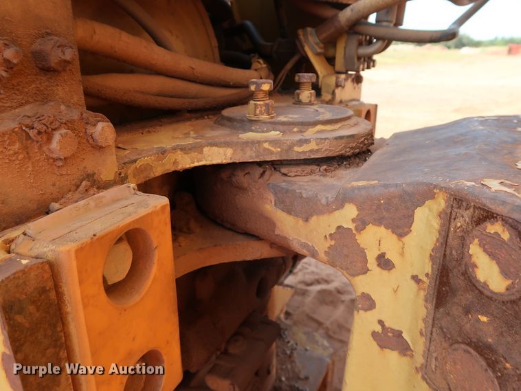 image for item DJ1965 1993 Caterpillar D250D  haul truck