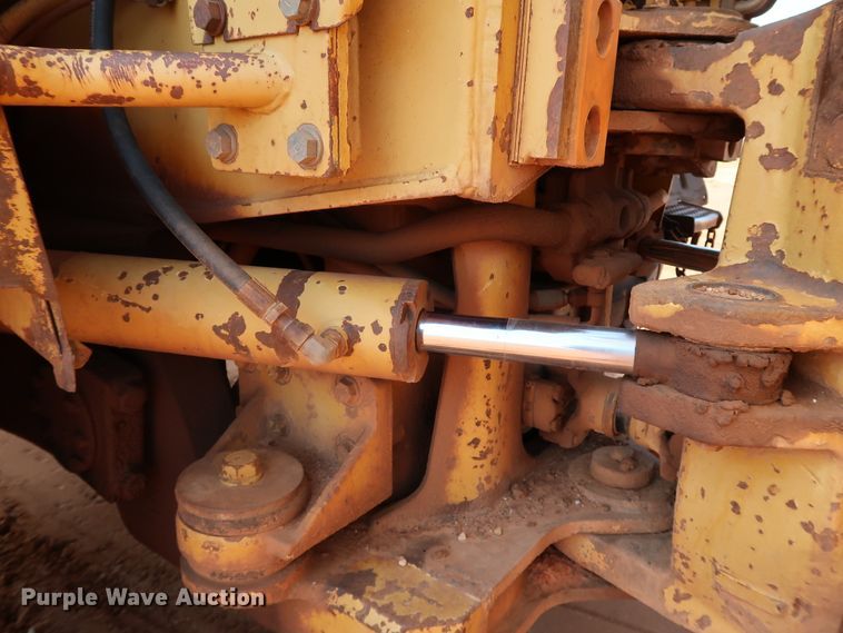 image for item DJ1965 1993 Caterpillar D250D  haul truck