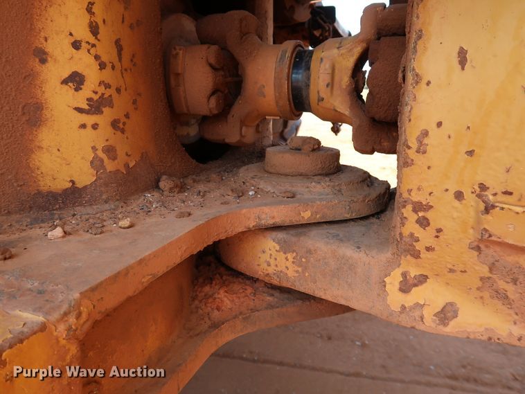 image for item DJ1965 1993 Caterpillar D250D  haul truck