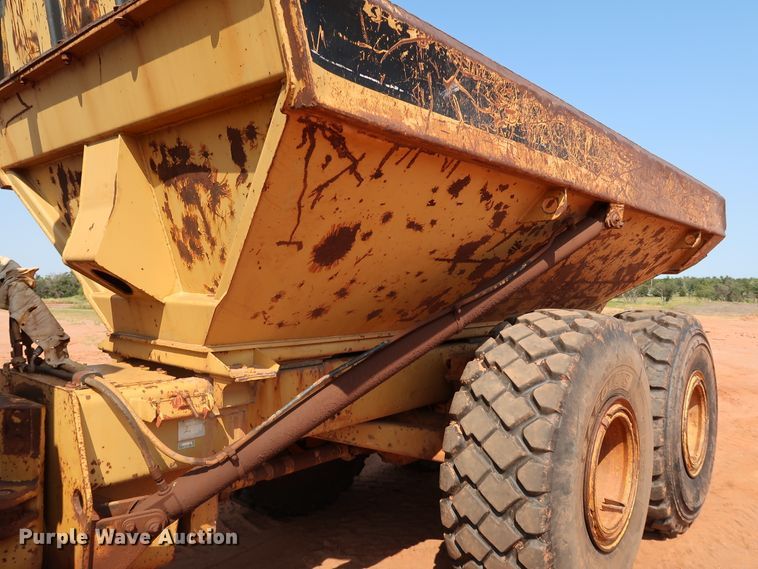 image for item DJ1965 1993 Caterpillar D250D  haul truck