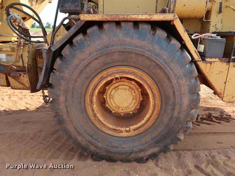 image for item DJ1965 1993 Caterpillar D250D  haul truck