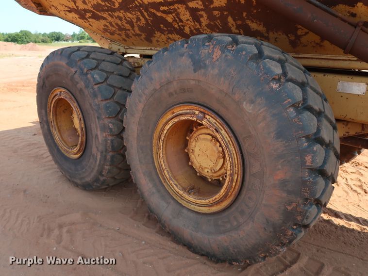 image for item DJ1965 1993 Caterpillar D250D  haul truck