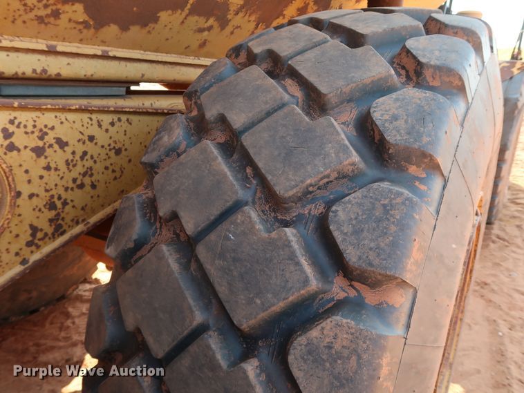 image for item DJ1965 1993 Caterpillar D250D  haul truck